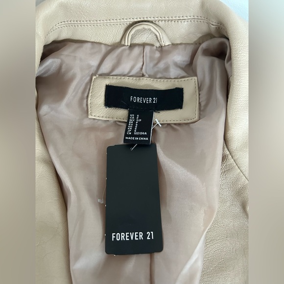 Forever 21 Belted Moto Jacket NWT Taupe Beige S Faux Leather NICKS/FLAW SEE PICS - Picture 3 of 14